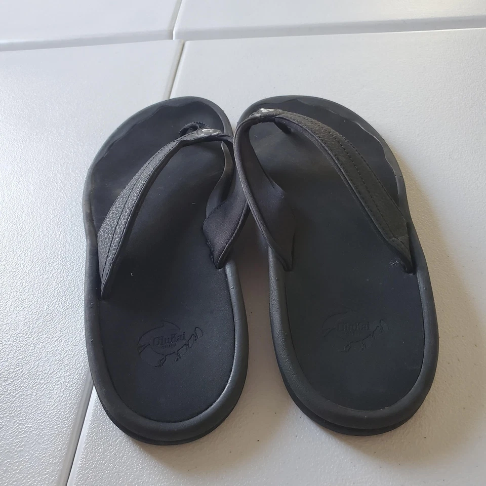 Sapatos femininos OluKai Ohana tamanho 7 preto sandálias chinelos sintéticos 20110-4040 - Imagem 3 de 4