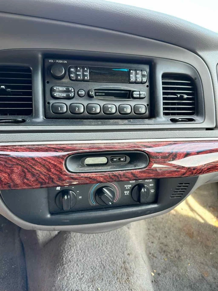 Medidor de velocímetro usado se adapta a: Mercury Grand Marquis Cluster 2000 cambio de columna ana Foto 4 de 4