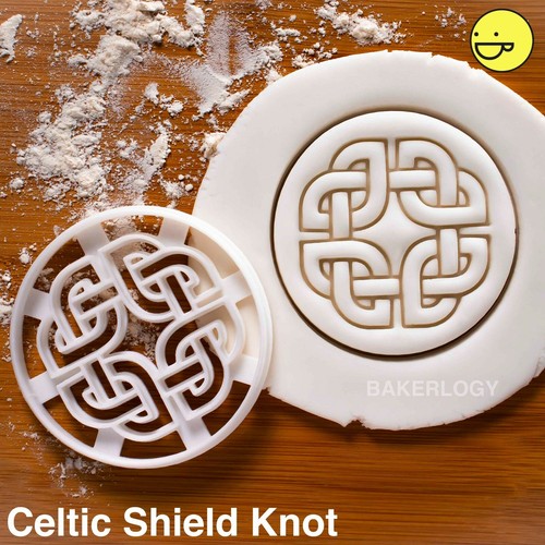 Set of 3 Nordic Runes cookie cutters: Celtic Shield Knot, Triskelion, & Valknut - Picture 6 of 13