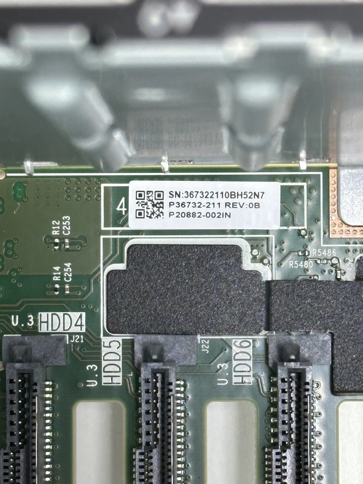 HPE 2U DL3xx Gen10+Gen11 8SFF U.3 x1 TriMode 12/24G BC Cage+Backplane P39781-001 - Image 4 of 4