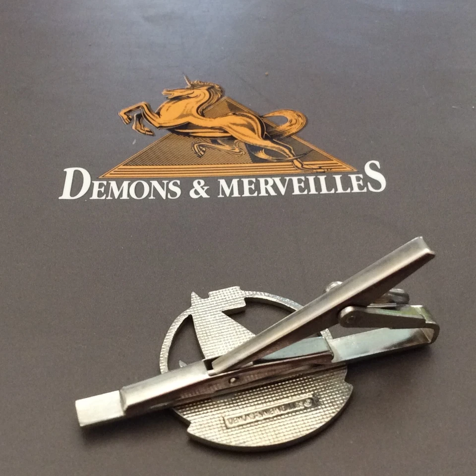 Cierre de barra de clip de corbata simple de metal para caballero práctico de Francia Copa América Foto 2 de 2