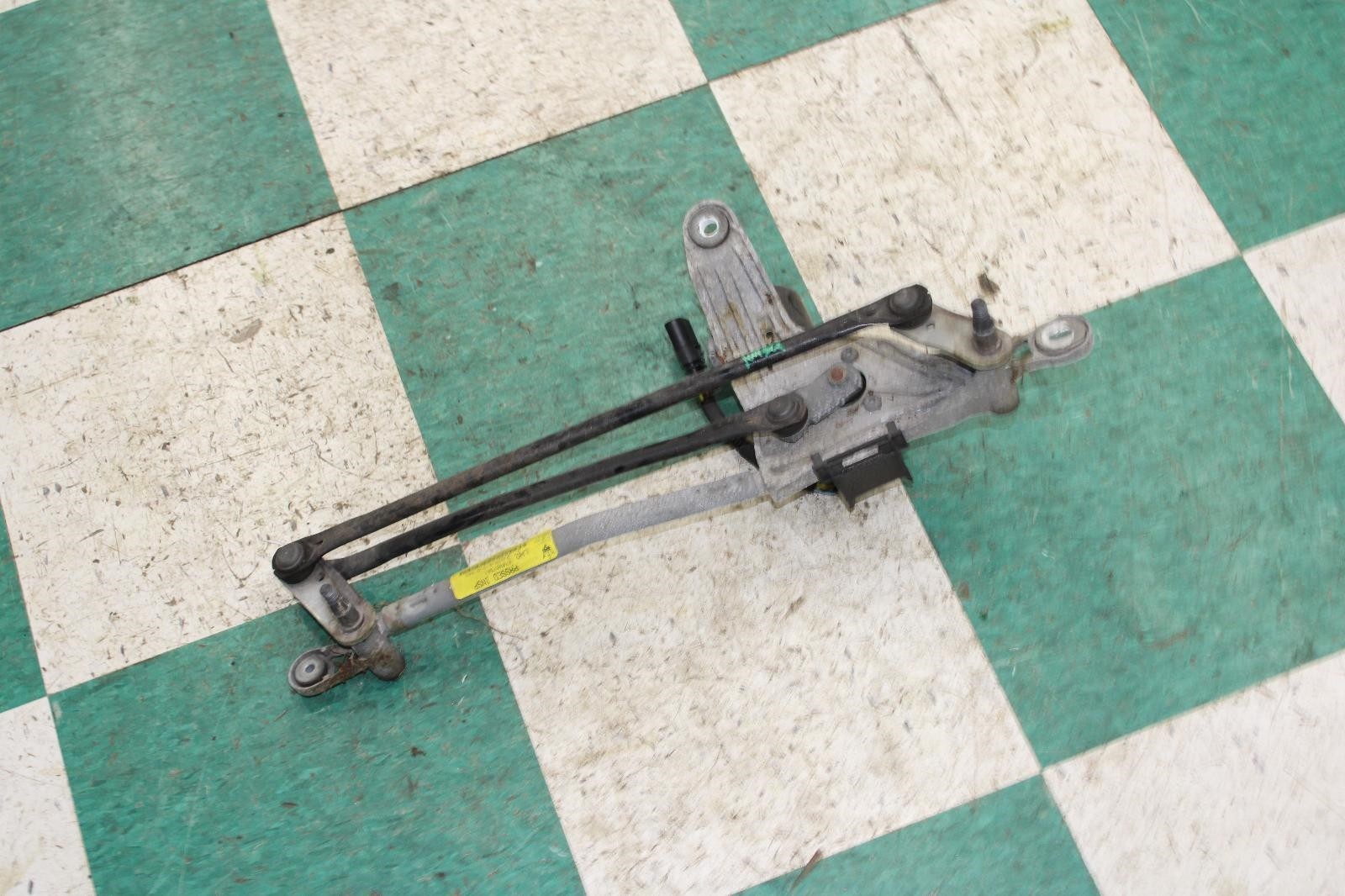 Maserati Ghibli 2014-2022 Front Windshield wiper motor