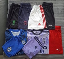 Fussball Trikot  Größe 152 ( 2 Set + 5 Shor...