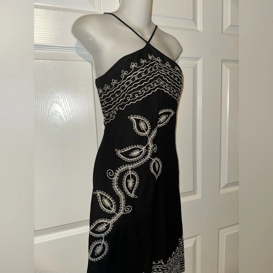 Vestido midi BCBG MaxAzria blanco y negro bordado con cordones espalda talla 4 Foto 2 de 4