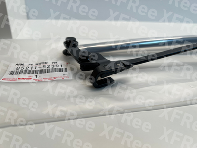 TOYOTA New Genuine YARIS VITZ 2012-2019 Front Wiper Arm RHD 85211