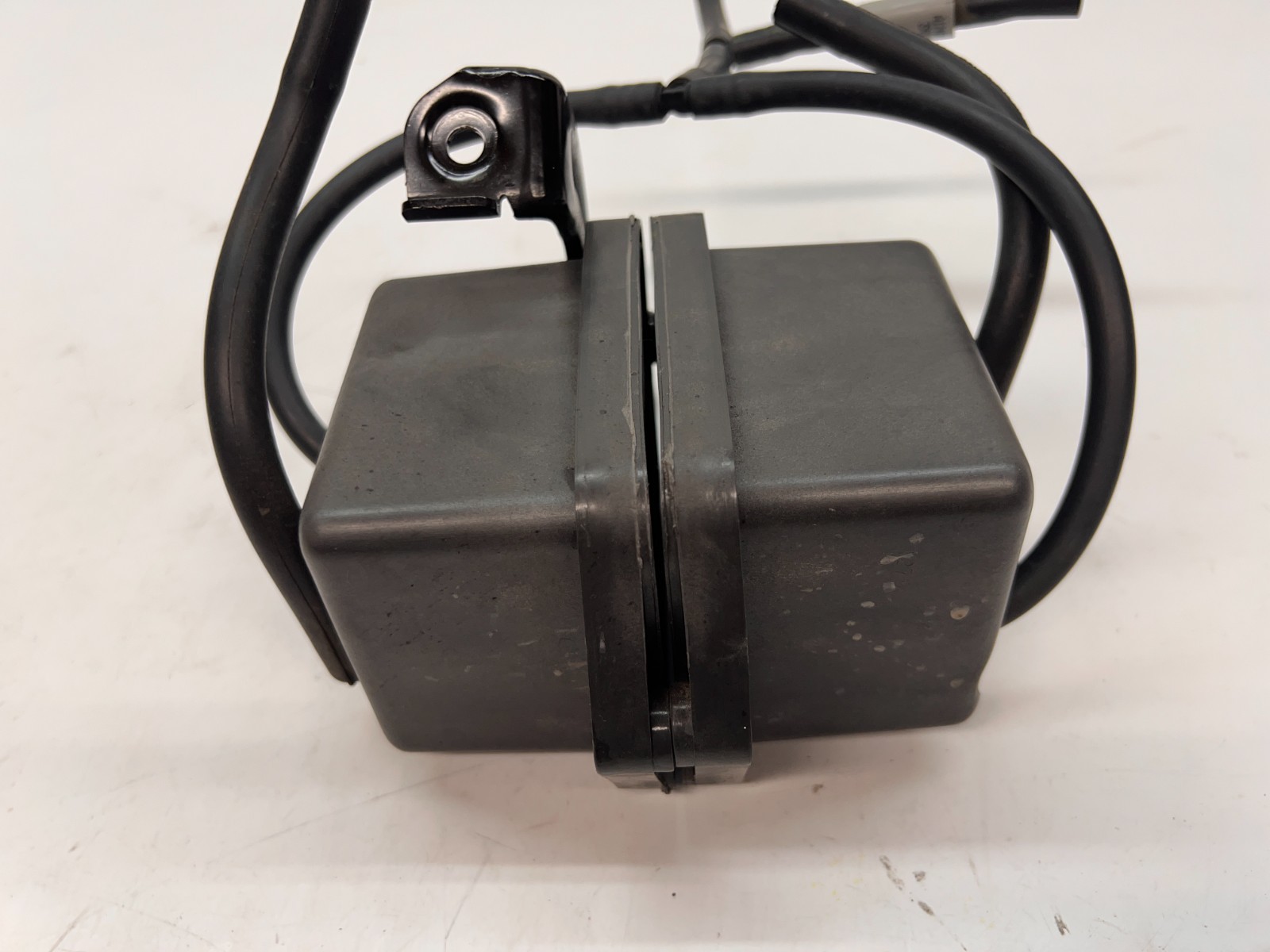 FERRARI 488 GTB SPIDER VACUUM ACCUMALATION TANK DEPRESSION WITH TUBES OEM 306401