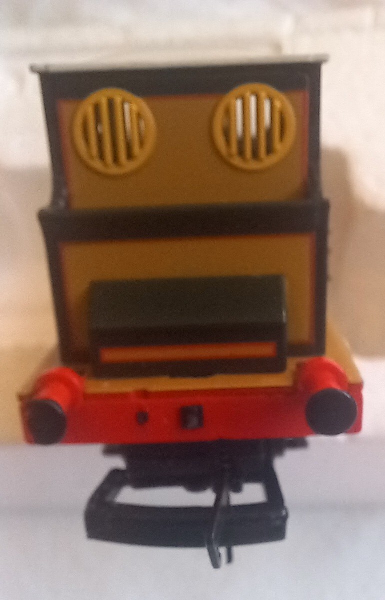 Hornby R9069 Thomas and Friends Stepney, Electric 00 Gauge