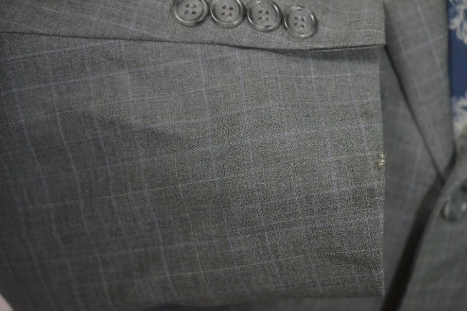 Tom James Mens Gray Check Classic Wool 2 Piece Suit 39S Jacket 35x31 Pant - Image 3 of 4