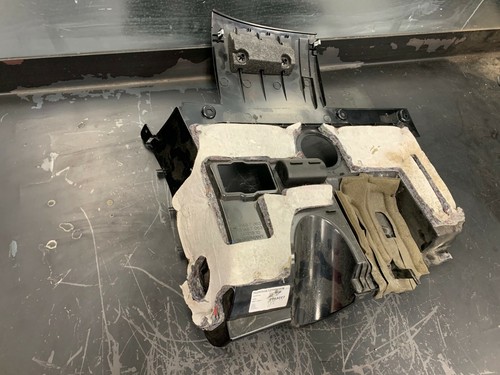 04-10 BMW E60 525i 528i 530i 550i front left driver knee bolster lower trim - Picture 2 of 3