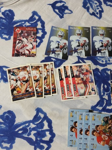 Lot Of 34 Hall Of Famer 1990s Football Baseball Cards Young Rice Deion Favre - Picture 2 of 10