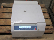 Thermo Scientific Sorvall ST8R Refrigerated Centrifuge ( 2017 )    T12-WH