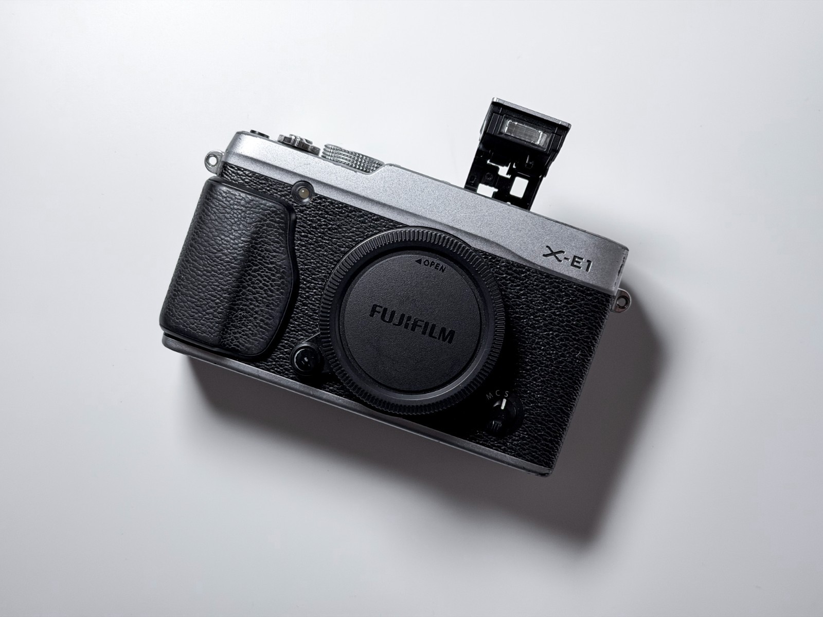 Fujifilm X-E1 Mirrorless Body 16.3 Mpx Fuji XE1 - EVF Not working, same as X-M1