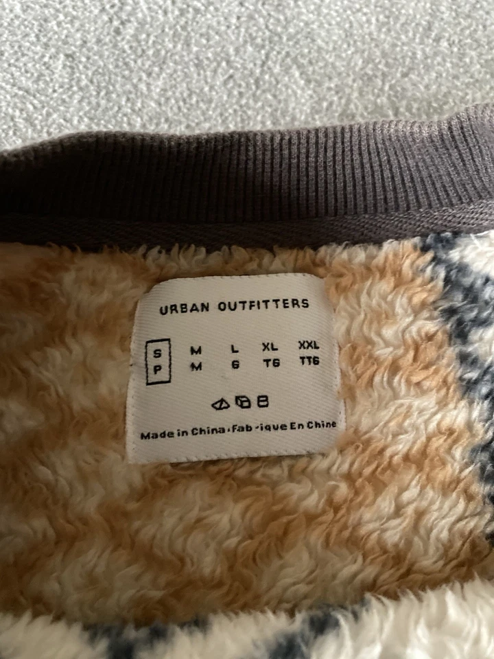 Urban Outfitters Men’s S Blue/Red Snowflake Nordic Fleece Pullover Grandpa EUC - Image 2 of 4