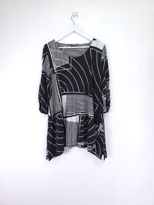 Ralston Blouse Medium Black White Geometric Jersey Tunic 3/4 Sleeve Top Relaxed
