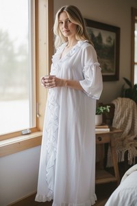 Claire Sandra Lucie Ann ROBE White Blue embroidered blue Tulip Hollywood Glam
