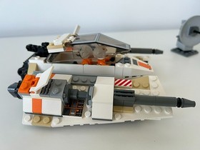 Lego Star Wars Rebel Snowspeeder Set 4500 (missing Rebel Soldier mini fig)