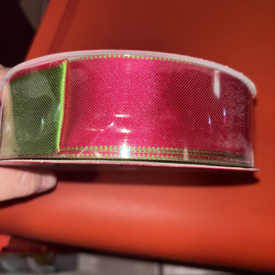 Cinta de Navidad de alambre reversible roja/rosa y verde Kirkland Signature 50 yardas Foto 2 de 4