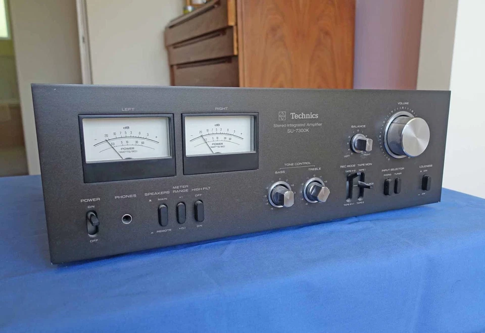 Technics SU 7300K Vintage Stereo Amplifier - Image 1 of 1