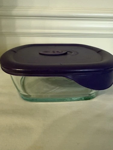 Pyrex Square Glass Bowl 4 1/2 cup 8100 w/ Purple Vented Lid
