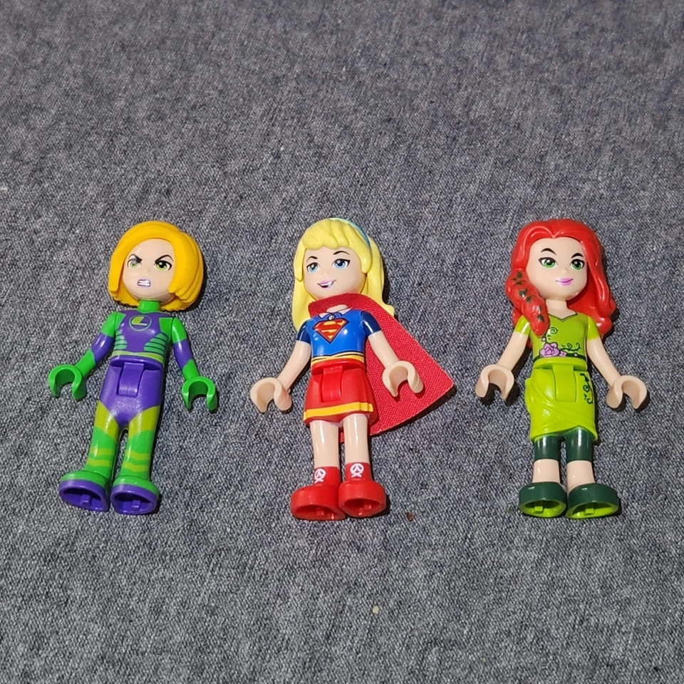 LEGO DC: Super Hero High School (set 41232) 100% Complete w/ Manual, No Box - Image 4 of 4