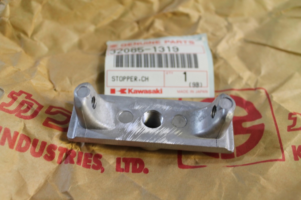 Hnaym1さん専用 NOS Genuine KAWASAKI 1989 NINJA ZX-7 ZX750-H1 SWING ARM STOPPER