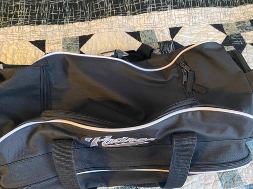 Schwarz & Silber mit weißen Paspeln San Diego Padres Reisetasche gebraucht Ex. Zustand. - Bild 8 von 11