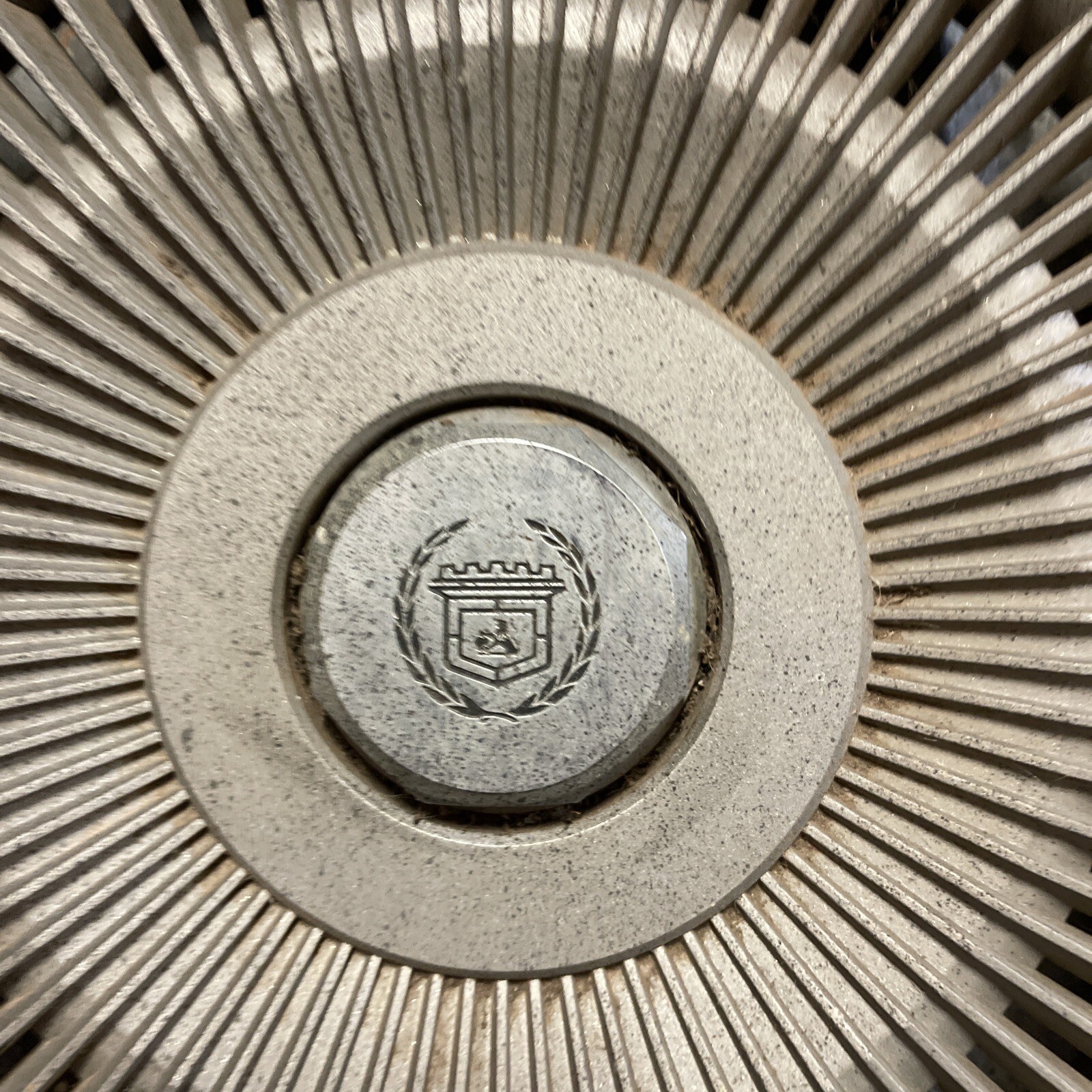 GENUINE HOLDEN WB STATESMAN DEVILLE VINTAGE HUBCAP eBay