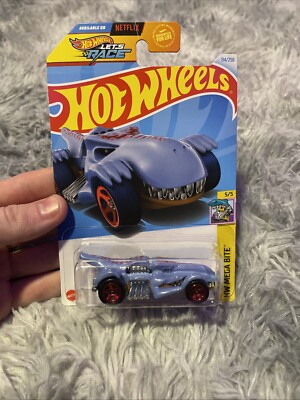 2024 Hot Wheels Blue T-Rextroyer 5/5 HW Mega Bite Toy Car 114/250