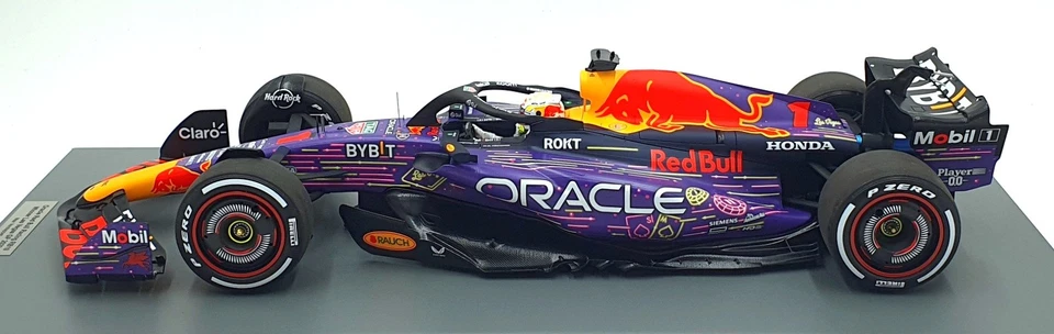 Spark 1/12 Scale 12S042 - Red Bull Racing RB19 Las Vegas 2023 #1 M.Verstappen - Image 3 of 4