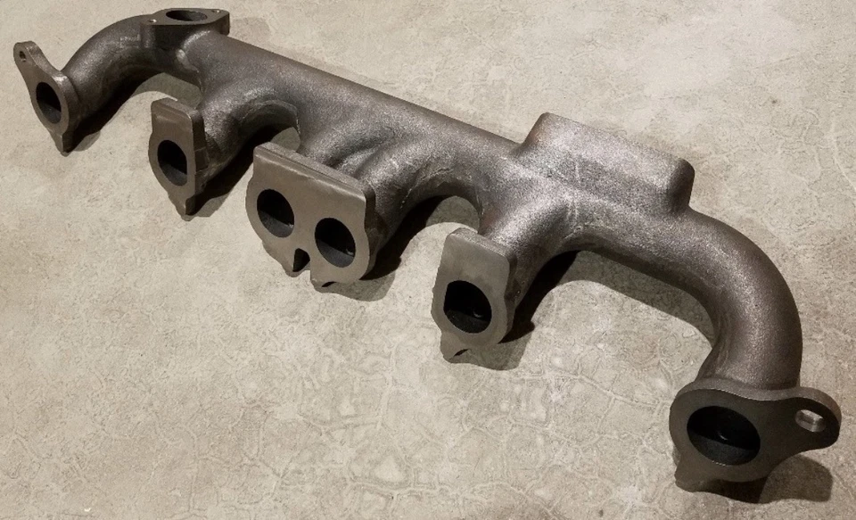 Colector turbo Jeep TJ 4.0 con brida T4 y brida de puerta de agua Foto 2 de 4