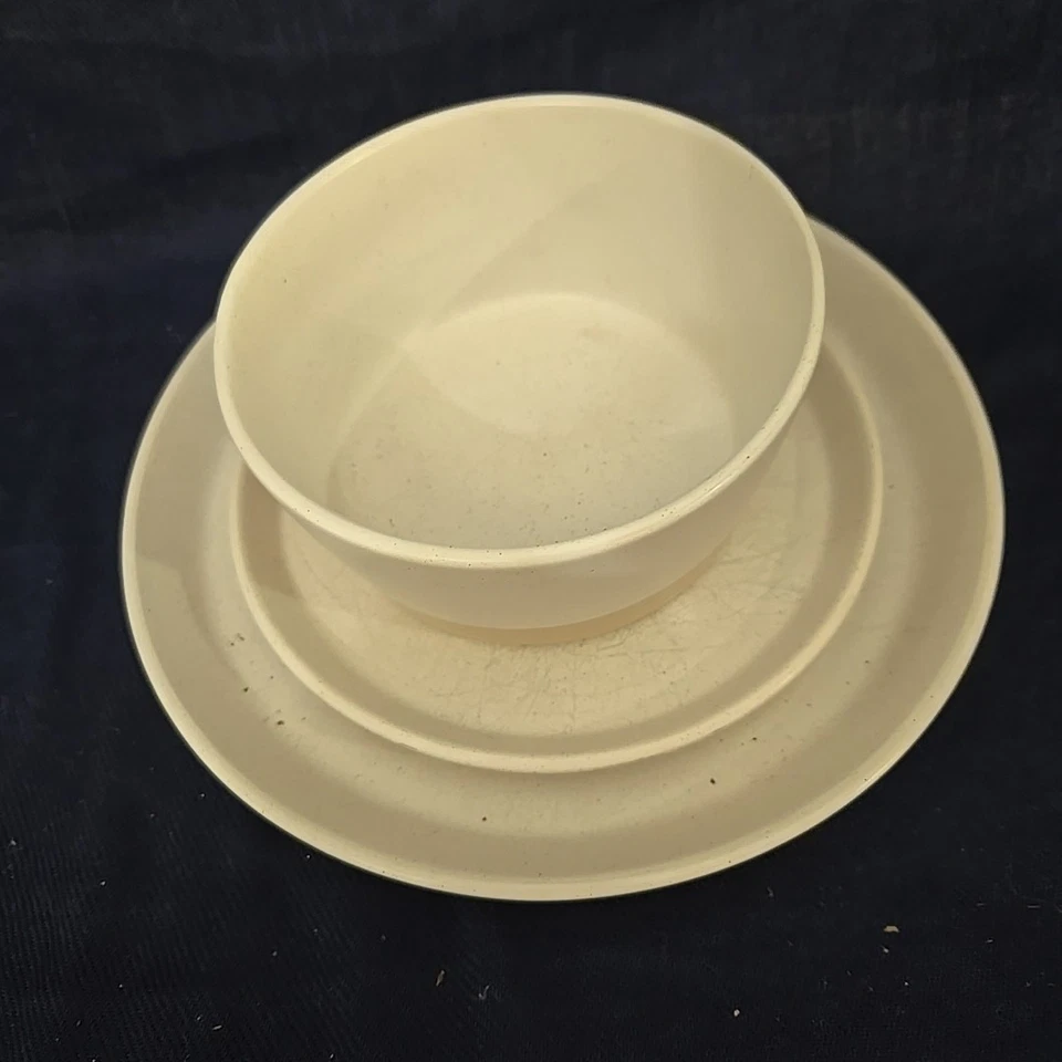 Juego de platos de vajilla de gres formal o informal Pfaltzgraff® Hudson beige 3 piezas Foto 3 de 4