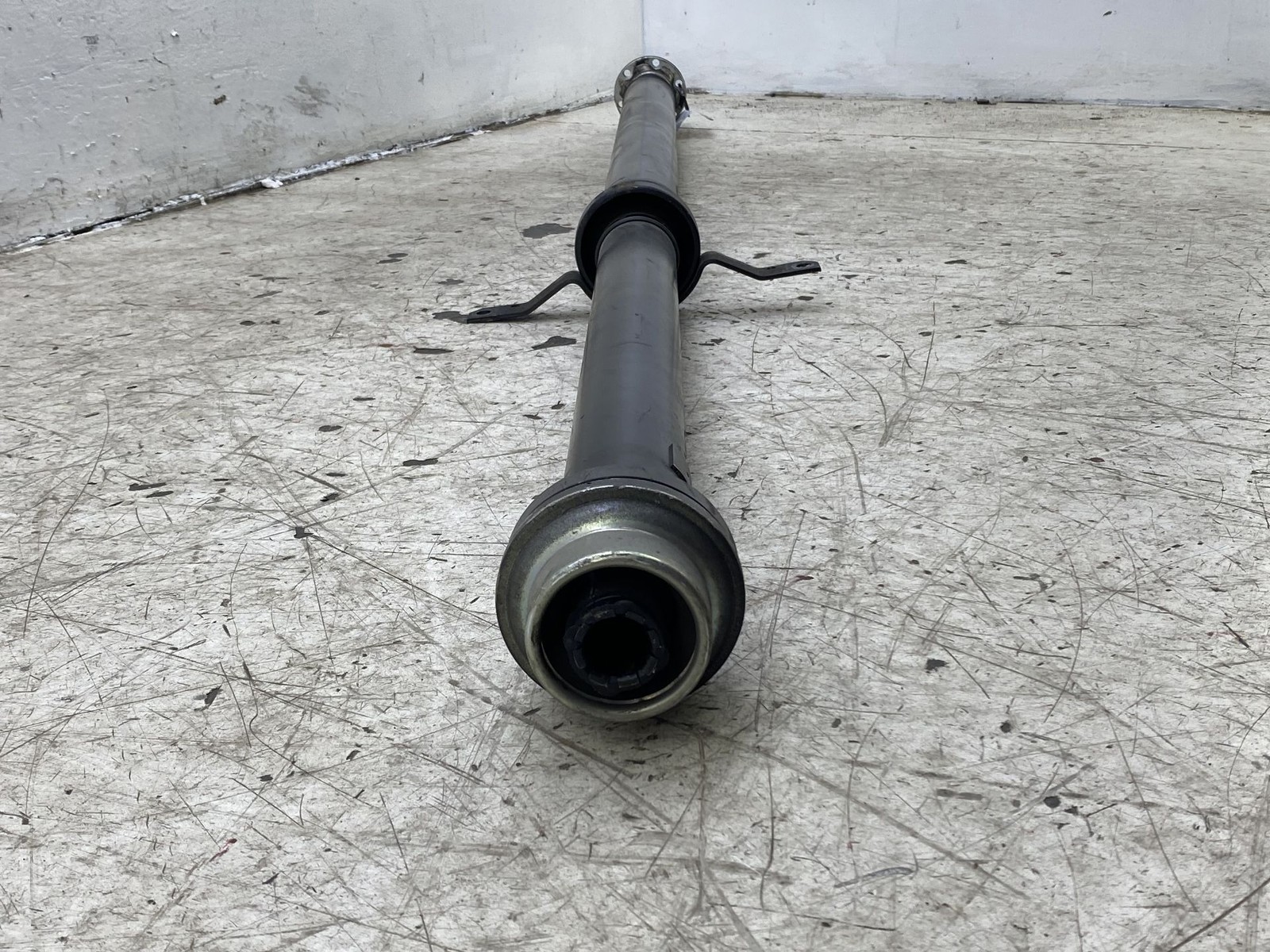 2013-2018 BENTLEY FLYING SPUR 4.0L REAR DRIVE SHAFT PROPELLER 4W0521101 *41K*
