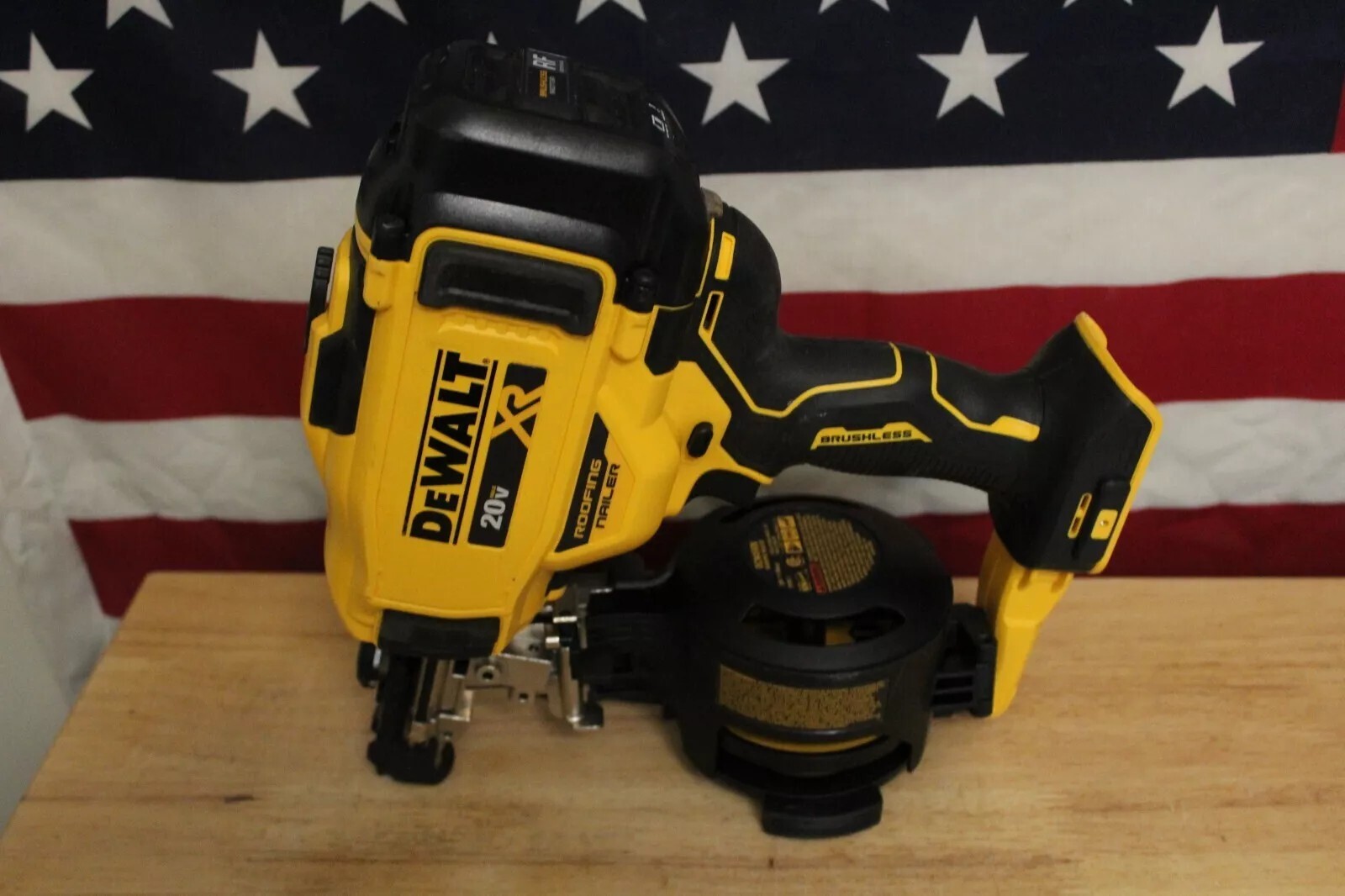 DEWALT 20V MAX 15 Cordless Coil Roofing Nailer Model DCN45RNB Bare Tool