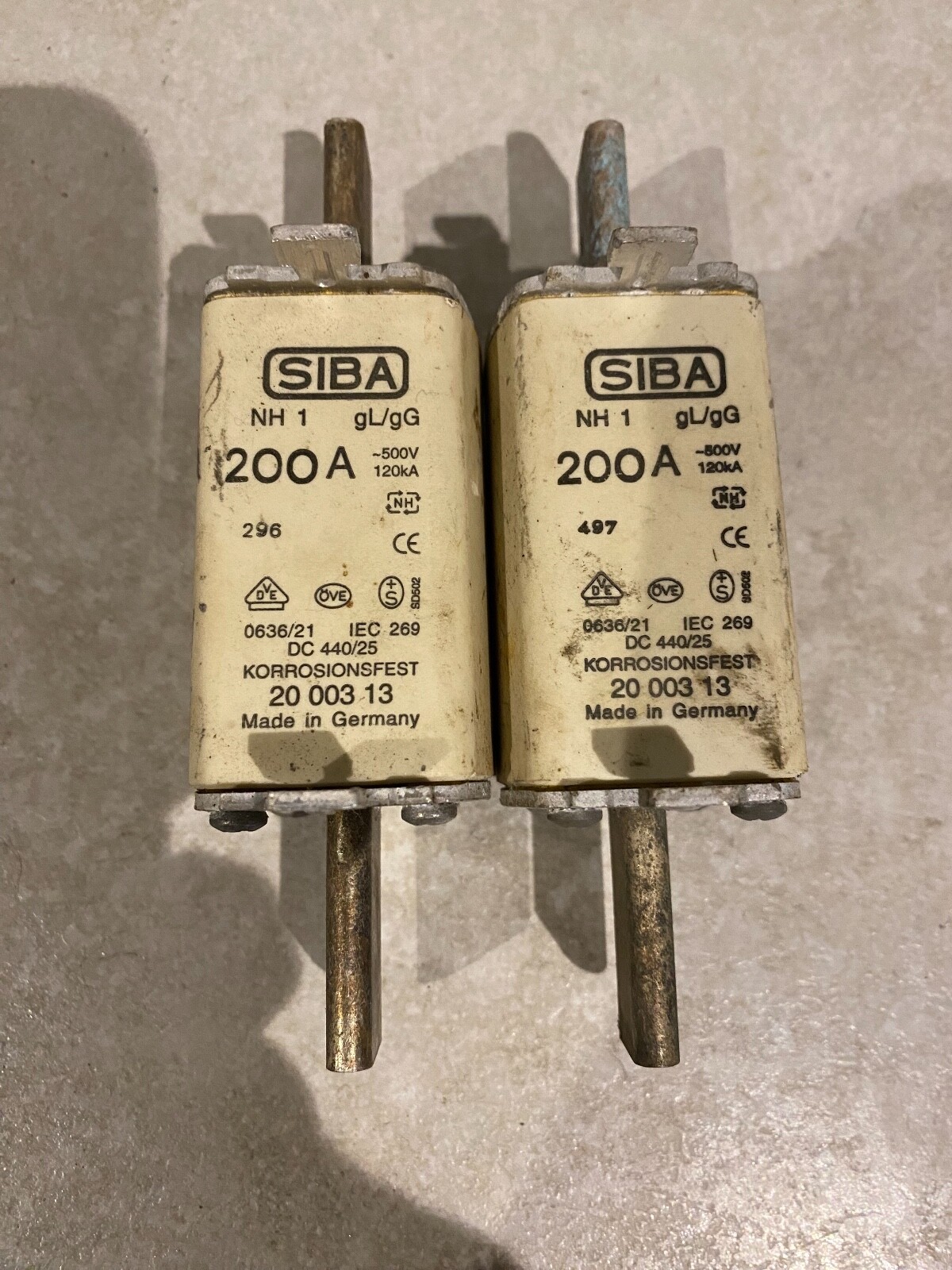 2 X SIBA NH1 gL/gG FUSES 200A  500V 120kA  DC440/25 STOCK K3696