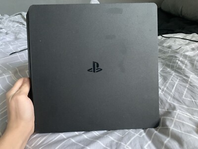 Sony PlayStation 4 Slim 500GB Spielekonsole - Jet Black
