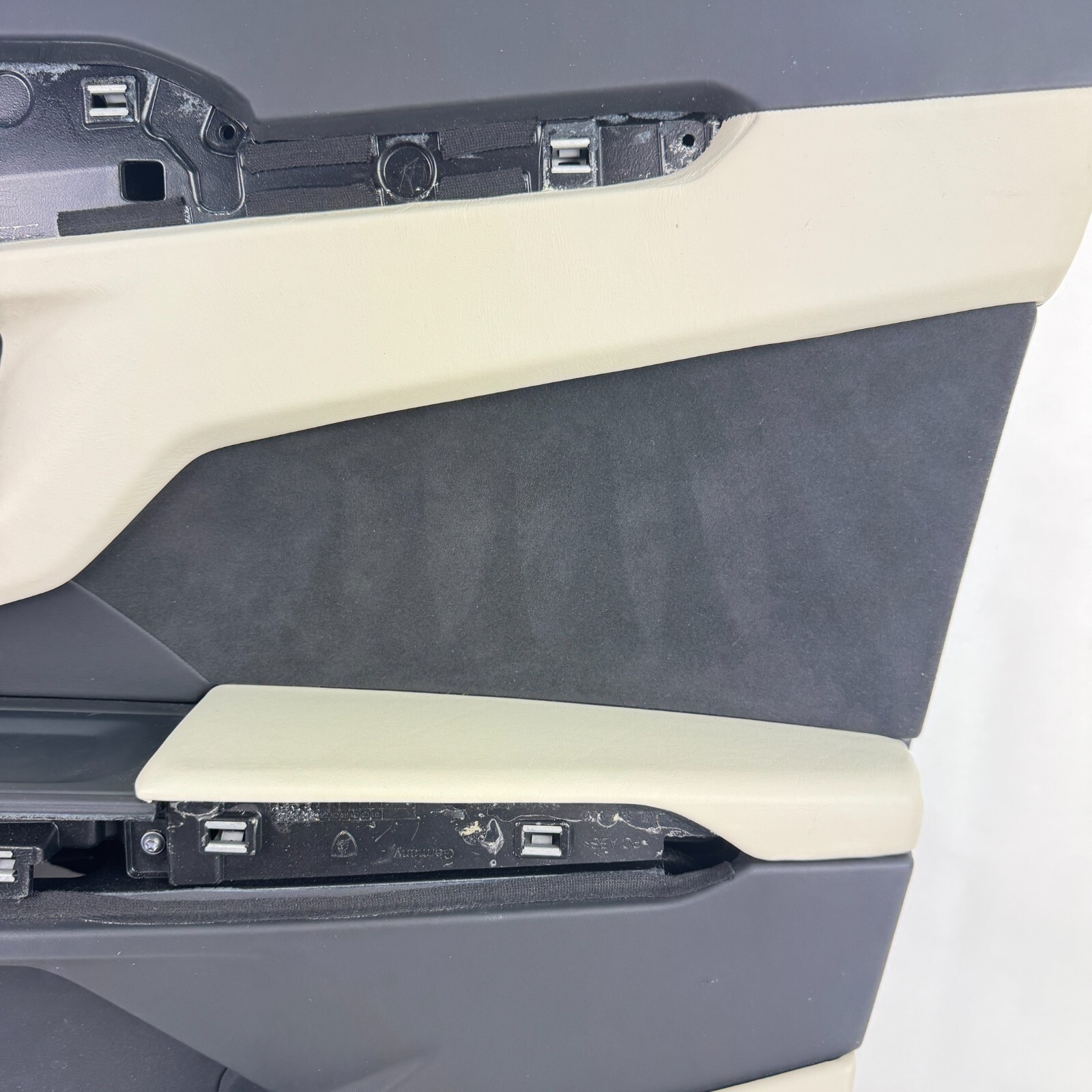2018 -2024 Lamborghini Urus Front Right Passenger Door Panel Cream 4ML867004001
