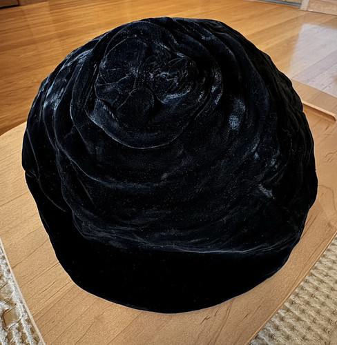 VTG Turban French Style Hat Spiral Cloche Black Velvet Beret Hat Whimsy Gothic - Picture 2 of 5
