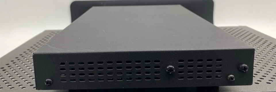 Ruckus Wireless Zone Director 1100 ZD1100 Networking Controller - Image 4 of 4