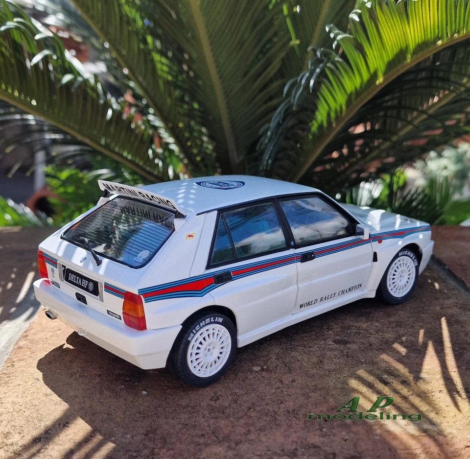 modellino auto 1/18 lancia delta HF integrale martini modellini da collezione - Immagine 2 di 4