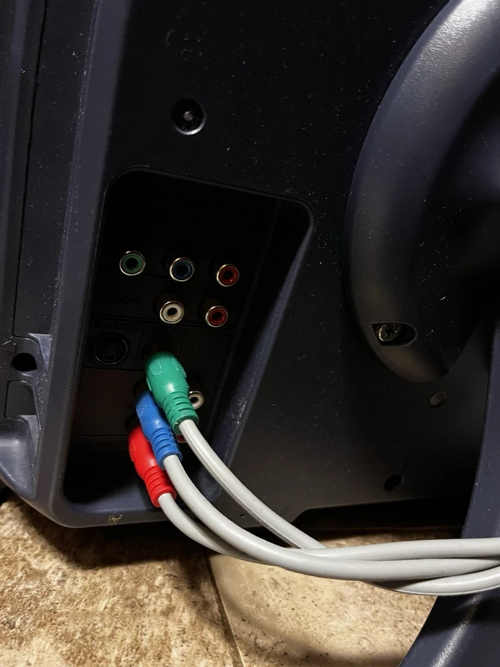 🔥 Sharp LIQUID CRYSTAL TV LC-13AV6U Retro Gaming Built in Stand Works READ - Image 2 of 4