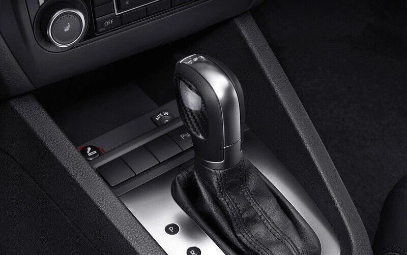 Perilla de cambio de marchas de fibra de carbono real moldura para Volkswagen Tiguan 2017-2021 Foto 3 de 4