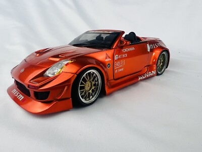 2003 Muscle Machines 1:18 Scale MUSCLE MACHINES '04 350Z 1/18