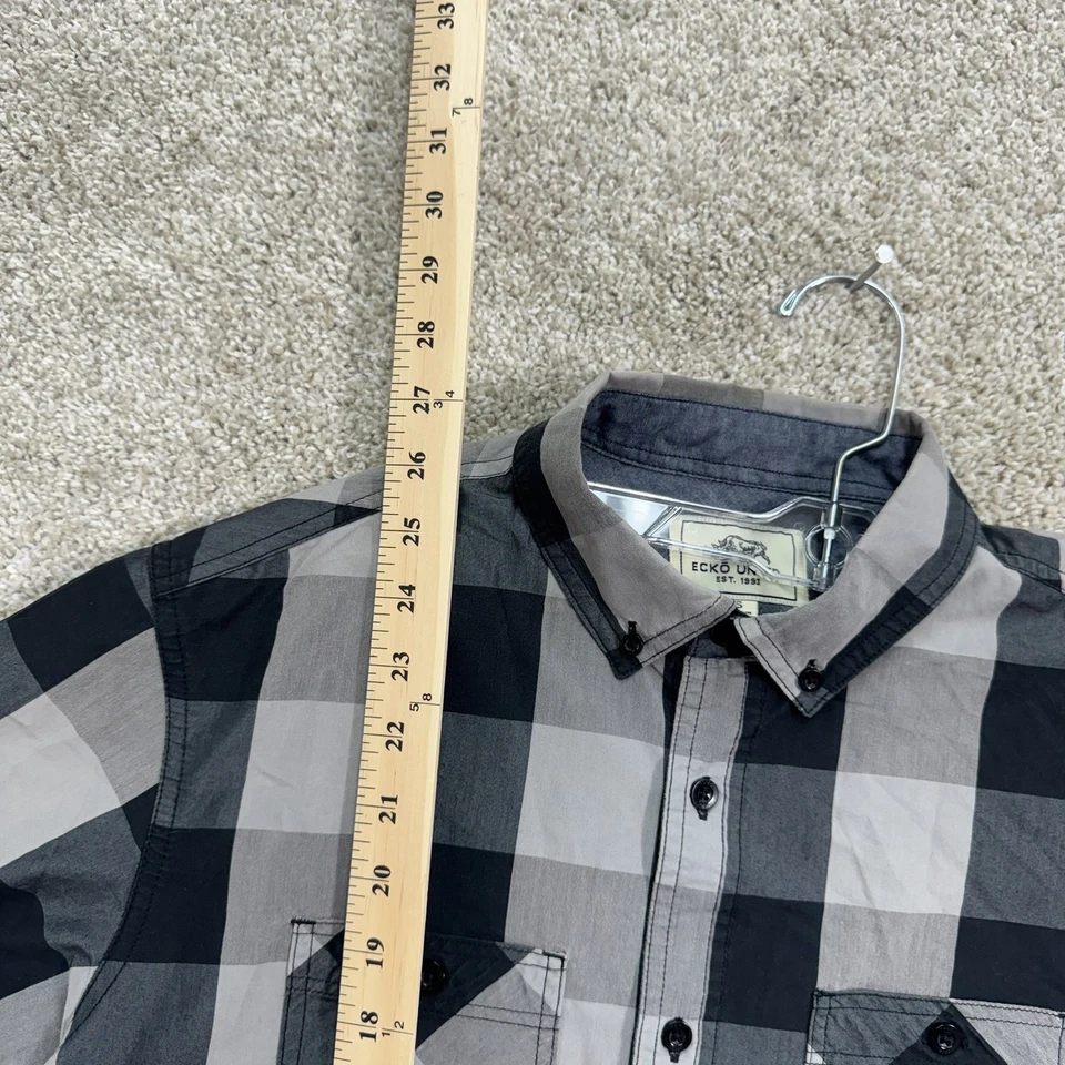 Camisa con botones Ecko Unltd para hombre manga corta a cuadros negra gris talla S Foto 3 de 4
