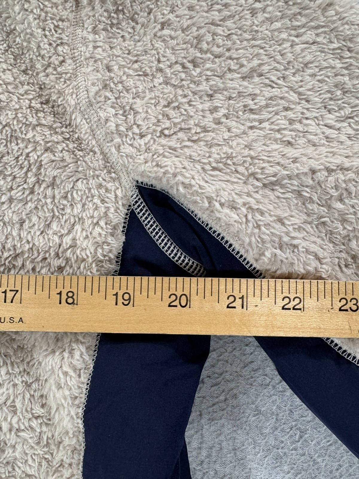 Vineyard Vines Sherpa Fleece 1/4 Zip Pullover (Women's Medium) Off White thumbnail 8