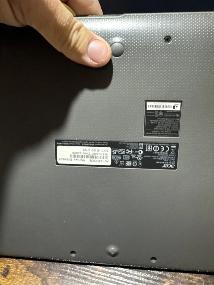 Acer Cloudbook AO1-431-C8G8 14" Laptop Intel Celeron 2GB RAM 1tb With Cord - Image 4 of 4