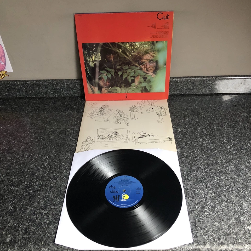 LP VINYL THE SLITS ALBUM CUT ISLAND ILPS 9573 UK 1ST PRESS 1979 EX+/EX+ - Image 3 of 4