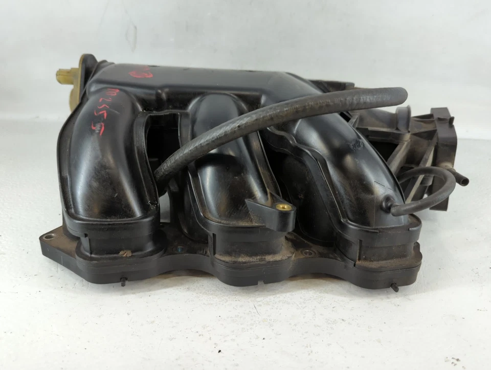 Воздухозаборный коллектор 1997-1998 Lexus Es300 G16M6 - Изображение 2 из 4