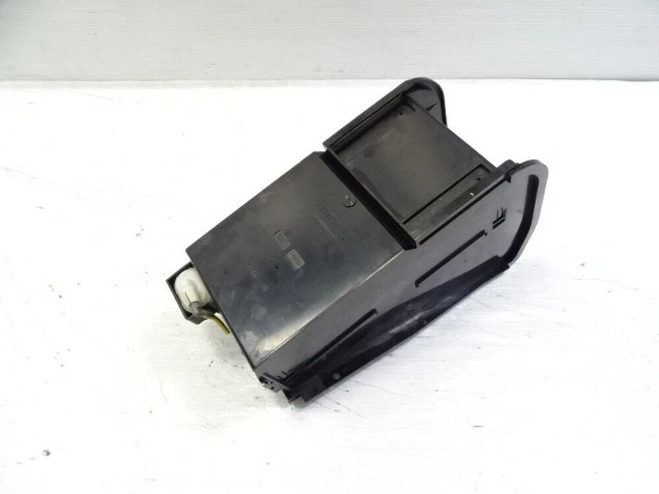 Portavasos Mercedes R129 SL500, en consola central, beige Foto 3 de 3