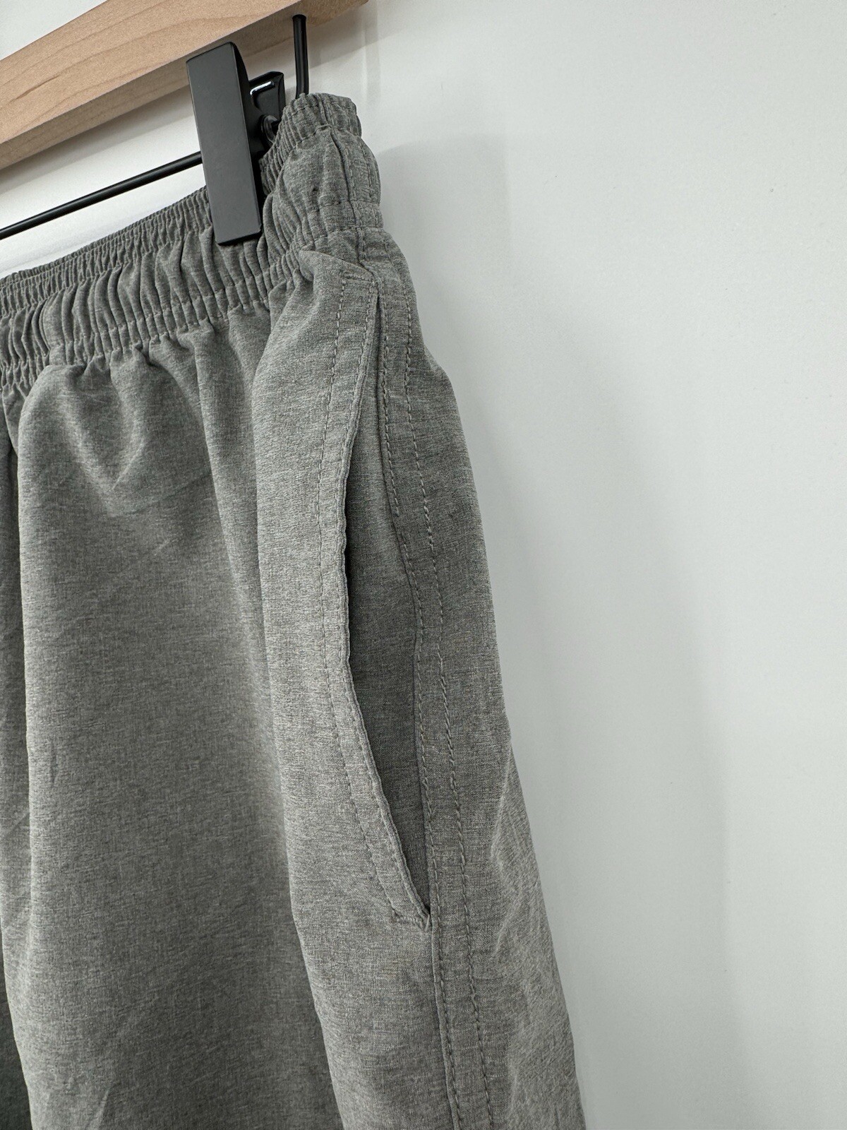 Chubbies Shorts Mens Medium Gray Stretch 7” Performance READ*