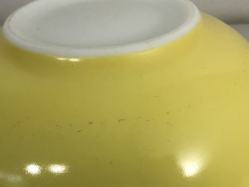 Vintage PYREX PRIMARY COLOR YELLOW Mixing Nesting BOWL #404 A-28 - Picture 3 of 7
